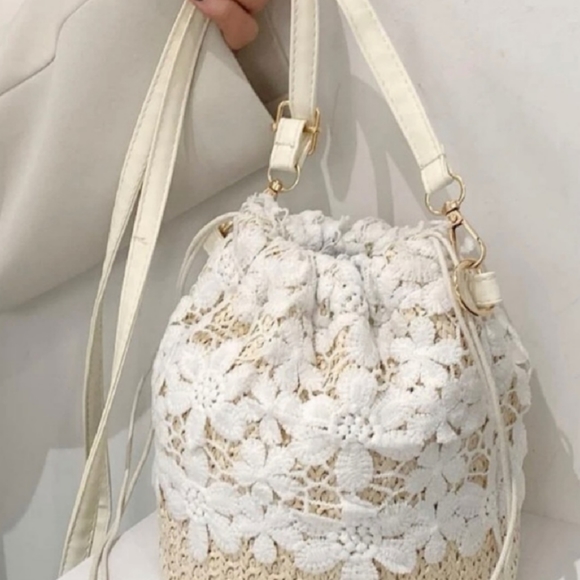 Straw & White Lace Drawstring Bucket Bags - Picture 4 of 5